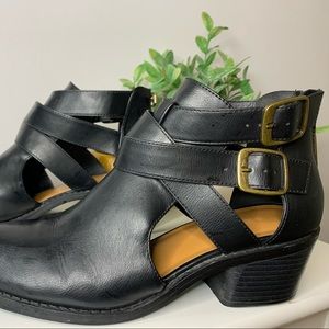 Black Bamboo Cut-out Buckle Boots - Perfect for the Fall